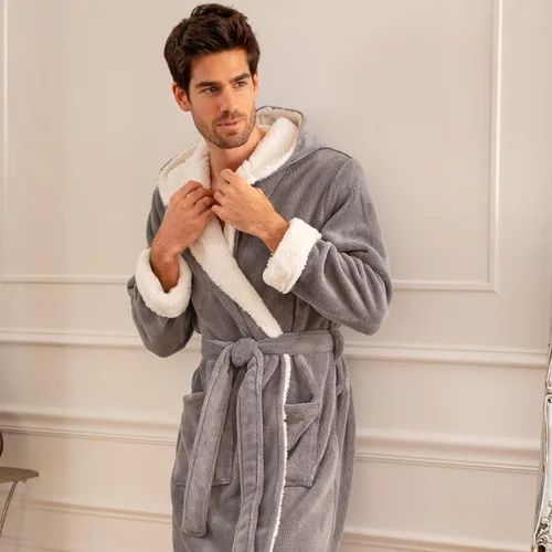 Vista 2 de Alexander Del Rossa . Albornoz de forro polar con capucha para hombre
