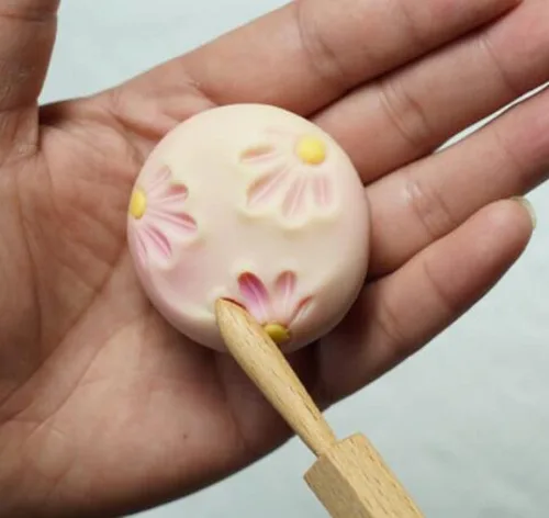 Vista 3 de WellieSTR 1 herramienta de madera para trabajar a mano, barra de madera para hornear, postre, jabón de bricolaje, Wagashi, pastel de luna, dulces