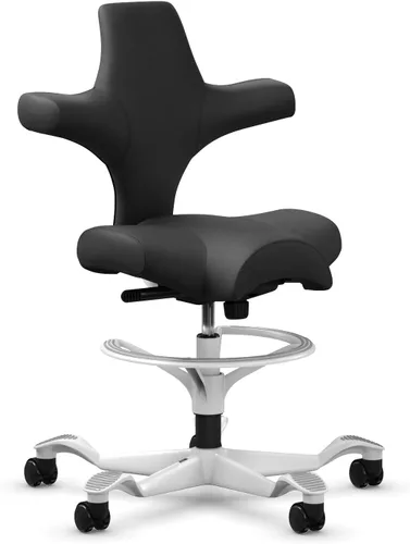 Vista 37 de HAG Capisco Sit to Stand - Silla de pie con marco negro, tapizada de ónix negro con anillo para el pie Negro Onyx