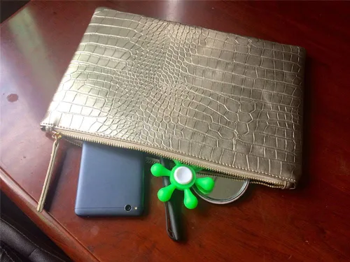 Vista 3 de Bolso de piel sintética para mujer, grano de cocodrilo