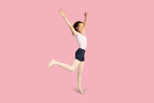 Vista 4 de Pantalones cortos de algodón populares para niñas, paquete de 4 pantalones cortos de vestir sólidos y teñidos anudados, pantalones cortos