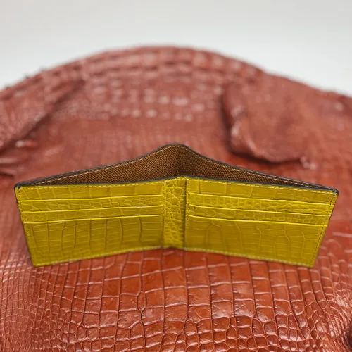 Vista 4 de Cartera hecha a mano de cocodrilo cocodrilo vientre Hornback cartera de cuero genuino RFID bloqueo hecho por artesano vietnamita, Bifold - Negro