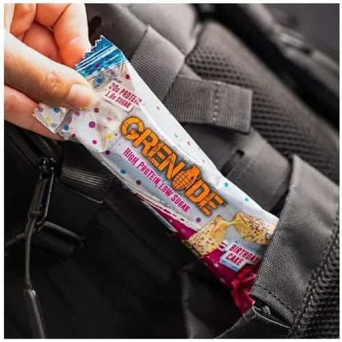 Vista 3 de Barrita de proteínas Carb Killa de Grenade, alto contenido en proteínas y bajas en azúcar, 12 x 60 g - Pastel de cumpleaños