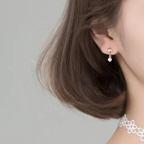 Vista 3 de SLUYNZ Aretes de aro de plata de ley con forma de corazón pequeño para mujer