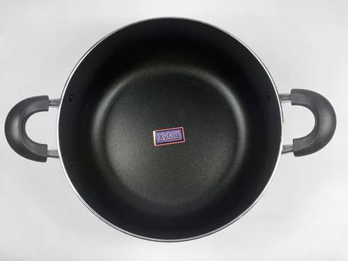 Vista 2 de Uniware Olla de aluminio antiadherente con tapa de vidrio, negro (8 cuartos de galón)