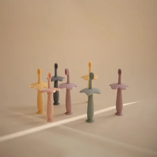 Vista 8 de mushie - Cepillo de dientes para niños pequeños con diseño de flor (rosado)