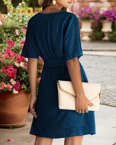 Vista 5 de BTFBM - Vestido corto de verano 2023 con cuello en V para mujer, manga corta, cintura alta, dobladillo con volantes, falso cruce