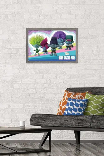 Vista 2 de Trends International Trolls: Band Together - Póster de pared de brozone, 22.4 pulgadas de largo x 14.7 pulgadas, versión enmarcada en madera