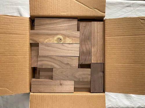 Vista 12 de Cajas de tablas de desechos sobrantes.