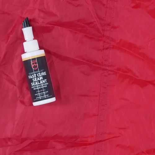 Vista 3 de GEAR AID Seam Grip FC Sellador de curado rápido para tiendas de campaña de nailon y poliéster, lonas, toldos, transparente, agarre de costura WP