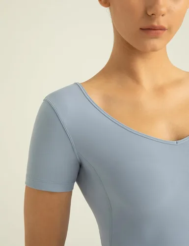 Vista 3 de Colorfulkoala Dreamlux - Camisetas de yoga de manga corta con cuello en V para mujer