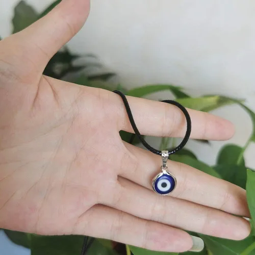 Vista 4 de Gargantilla con colgante de ojo malvado azul, collar de la suerte de cuerda de cuero para mujer