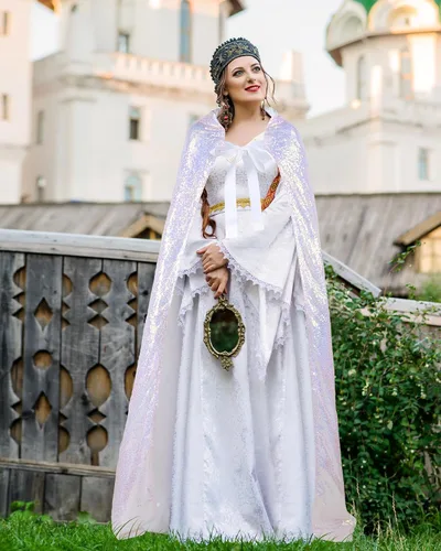 Vista 2 de Suhine Capa de lentejuelas con capucha de princesa Cosplay Blanco deslumbrante