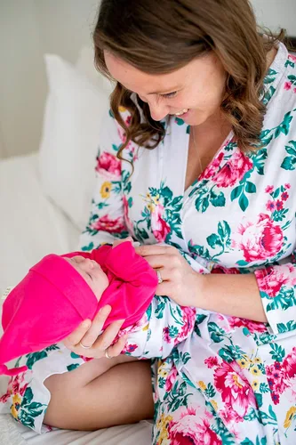 Vista 9 de RNOONY Mommy and Me Robe and Swaddle Set, Maternity Robe for Hospital-Delivery, Mom and Baby Matching Outfits Hospital