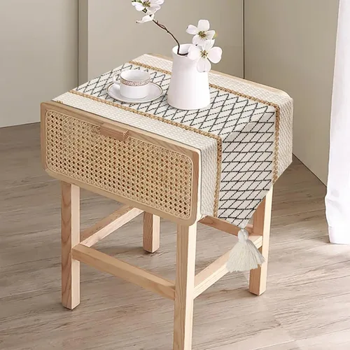 Vista 7 de yuboo Camino de mesa bohemio con extremo triangular, caminos de mesa pequeños de 36 pulgadas, cubierta de tocador de macramé para mesita de noche