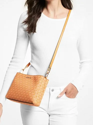 Vista 3 de Michael Kors Trisha - Bolso cruzado mediano de cuero con triple compartimento