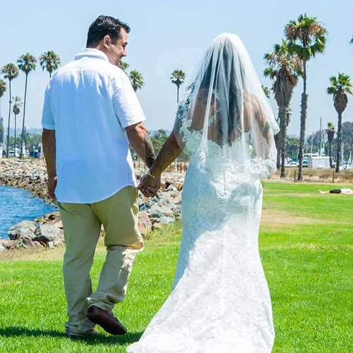 Vista 3 de Velo de novia de 2 niveles de encaje de flores con peine de novia accesorios para novias