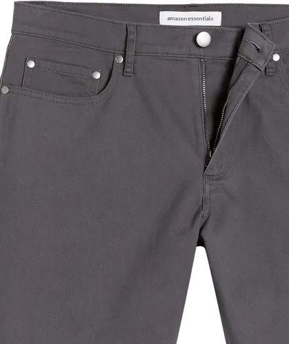 Vista 5 de Tienda Essentials Pantalones cortos de ajuste recto con entrepierna elástica de 7 pulgadas para hombre