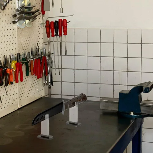 Vista 4 de Soporte de exhibición de 2 piezas para cuchillo, soporte de acrílico para cuchillos de colección, soporte de exhibición de cuchillos de escritorio