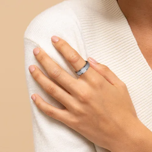 Vista 4 de LAOYOU Anillo giratorio para aliviar la ansiedad y la ansiedad para mujer, acero inoxidable de 0.236 pulgadas, con purpurina, para aliviar
