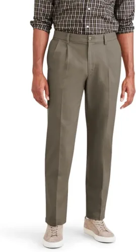Vista 12 de Classic Fit Signature - Pantalones Iron Free de color caqui con Stain Defender - Plisados (Regular y Big & Tall)