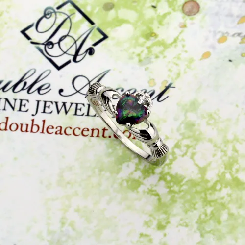 Vista 2 de Anillo Claddagh de plata de ley con topacio místico y circonita cúbica, 0.354in (tamaño 3 a 13)