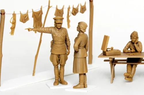 Vista 3 de ICM Modelos Soviéticos Militar Serviciomujeres 1939-1942 Kit de construcción