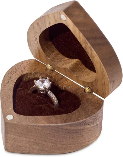 Vista 8 de Wislist Caja para anillo de compromiso de madera con forma de corazón grabado para propuesta de boda