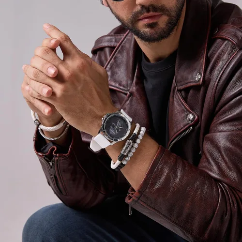 Vista 4 de TIME100 Reloj de calavera para hombre con juego de pulsera apilable, correa de silicona