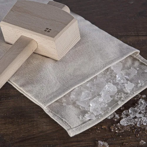 Vista 3 de Set de mazo Glacio y bolsa Lewis – Martillo de madera y bolsa de lona resistente para hielo triturado Herramienta de bar reutilizable