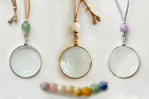 Vista 13 de by Wendra Collar con aumento, elementos naturales para aumentar la visión y la energía. ¡Deja tus lentes de lectura en casa! La Loupe
