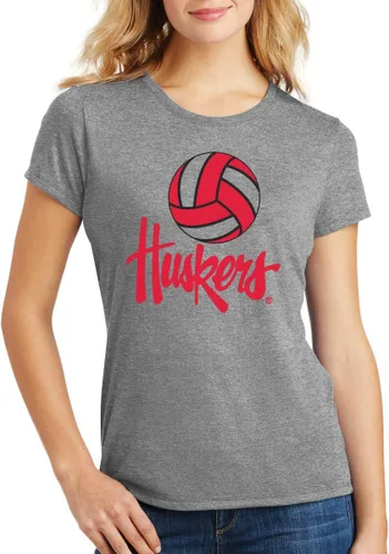 Vista 14 de CornBorn Elige tu diseño: camisetas prémium de voleibol de Nebraska para mujer