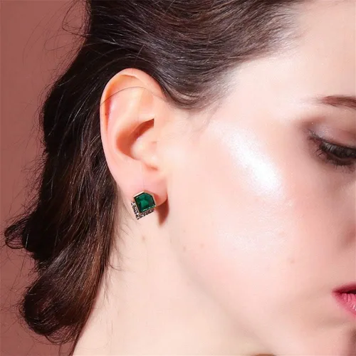 Vista 4 de AILUOR Aretes de diamantes de imitación verde esmeralda de estilo vintage, estilo art déco, antiguos, para boda, novia, graduación, aretes colgantes
