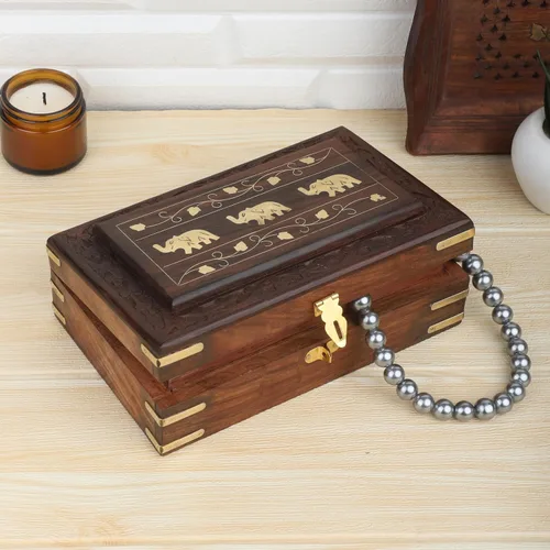 Vista 5 de Ajuny Joyero de madera de 8 x 5 Diseño de elefante hecho a mano con incrustaciones de latón, organizador de recuerdos y baratijas decorativo