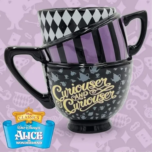 Vista 6 de Silver Buffalo Disney Alicia en el país de las maravillas Taza de té apiladas de cerámica esculpida en 3D, 20 onzas (591.4 ml)