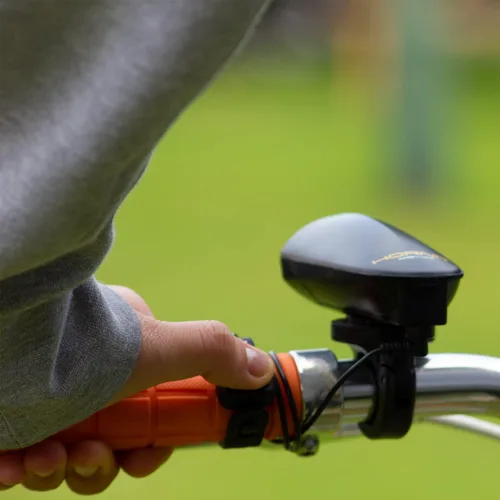 Vista 2 de Hornit Bocina de bicicleta dB140, modelo V3 mejorado, bocina de bicicleta más fuerte del mundo para mayor seguridad del conductor, gatillo remoto