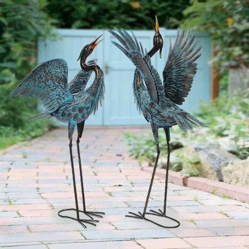 Vista 3 de Natelf Esculturas y estatuas de grúa de jardín, decoración de garza azul al aire libre, arte grande para patio de pájaros, adornos de césped