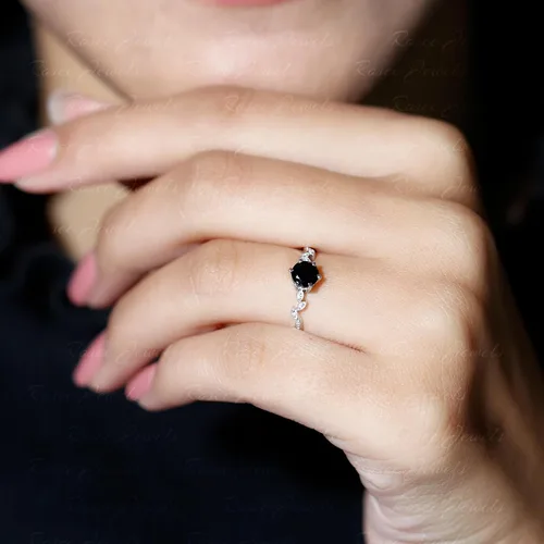 Vista 3 de Anillo de promesa de ónix negro natural con diamante para mujer, anillo de hoja de cuentas Calidad AAA