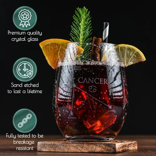 Vista 4 de Greenline Goods Juego de copas de vino sin tallo de cáncer del zodiaco grabado a mano, 15 onzas (juego de 2) - Cristalería con signo de astrología