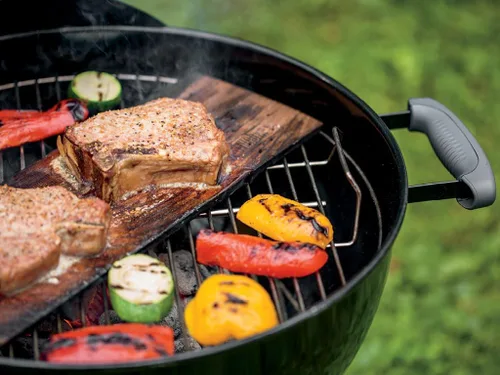 Vista 12 de Weber Original Kettle - Parrilla de carbón para cocinar y barbacoa al aire libre, 18 pulgadas, color negro