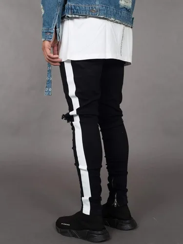 Vista 3 de WDIRARA Pantalones de mezclilla ajustados con bordado de letras laterales a rayas para hombre
