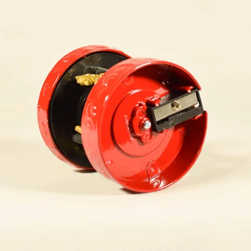 Vista 3 de Sacapuntas en miniatura de metal fundido rojo para carusel