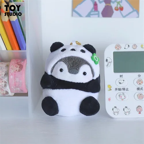 Vista 4 de Lindo llavero de pingüino Kawaii con diseño de pingüino de peluche para hombres, mujeres, niños. Colgantes de mochila..