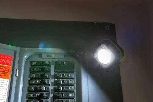 Vista 4 de PowerSmith - Luz de trabajo recargable magnética de trabajo de 800 lúmenes, luz de inundación de 500 lúmenes, gancho y montaje roscado de 1/4