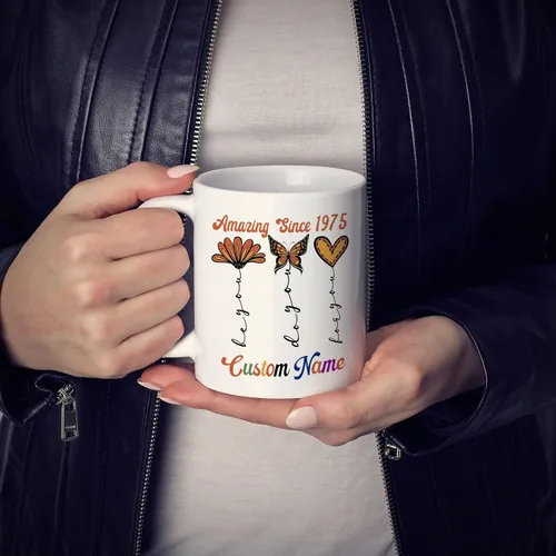 Vista 3 de Regalo personalizado de cumpleaños 48 para ella, mujeres, mamá, hermana, mejor amiga, abuela, taza de mariposa con nombre personalizado, taza