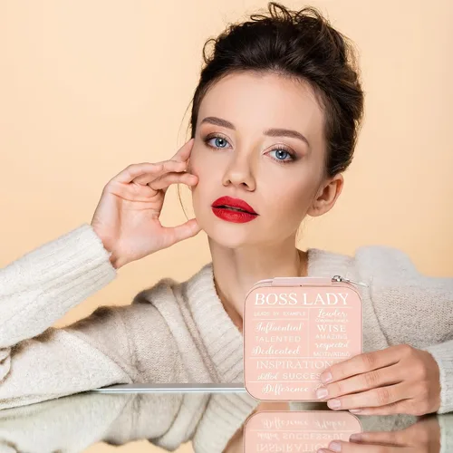 Vista 4 de Regalos para compañeras de trabajo para mujeres, joyero de viaje, citas inspiradoras, dama líder, compañera de trabajo, apreciación de cuero