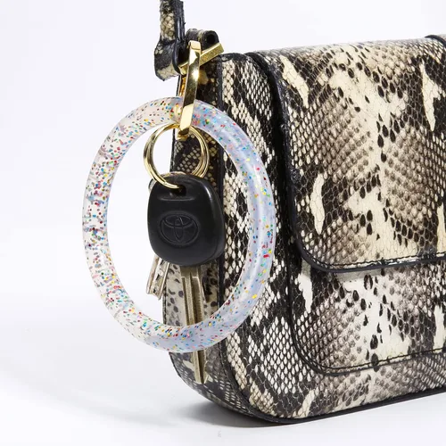 Vista 4 de Townshine - Llavero de pulsera de silicón para mujeres y niñas