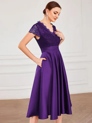 Vista 3 de Ever-Pretty Vestido de cóctel plisado con cuello en V transparente de encaje para mujer 40400