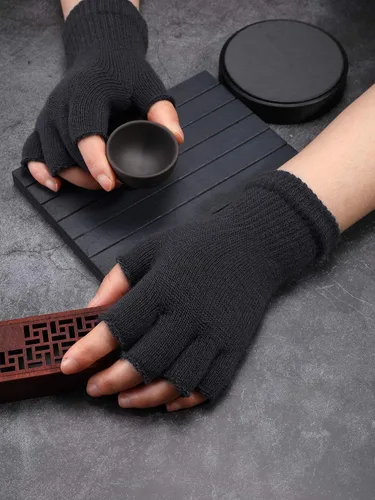 Vista 4 de SATINIOR 4 pares de guantes de invierno de medio dedo, guantes de punto sin dedos, guantes elásticos cálidos para hombres y mujeres