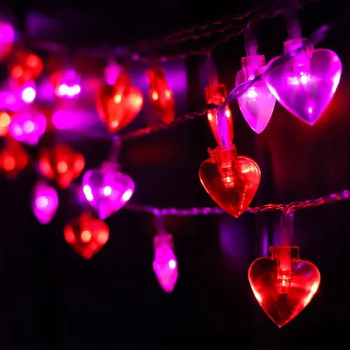 Vista 4 de Ohwewant 50 luces LED rojas y rosas de San Valentín, temporizador de 8 modos, funciona con pilas, guirnalda de luces de corazón de San Valentín